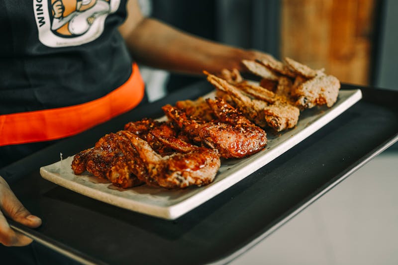 Crispy chicken wings with dipping sauce